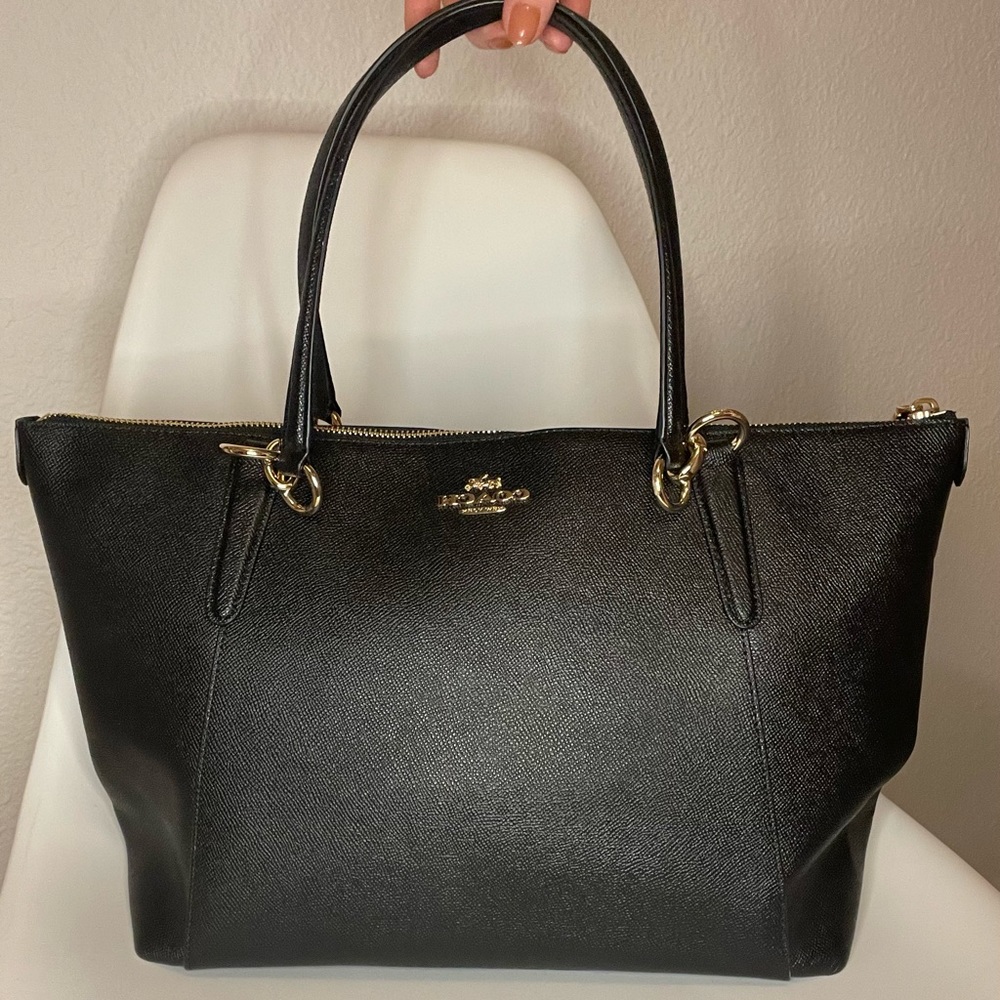 Coach “Ava” Tote Black and Gold details
